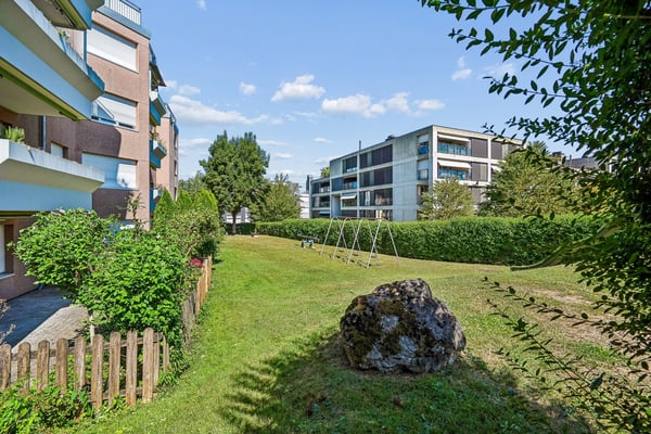 Grosszügige 3.5-Zimmer-Wohnung mit sonnigem Sitzplatz in ruhiger Lage in Zürich-Seebach 15