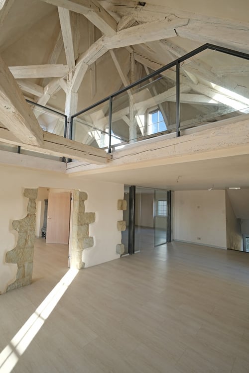 Maison de maître avec affectation mixte (habitation/bureaux) et une écurie 9