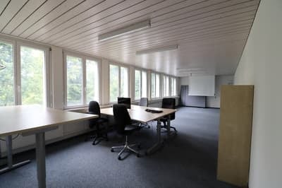 Büro, Praxis, Lagerräume, Parkplätze verfügbar 2