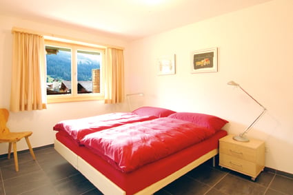 Charmante 2.5-Zimmer-Zweit-Wohnung am Sonnenhang in Klosters 2