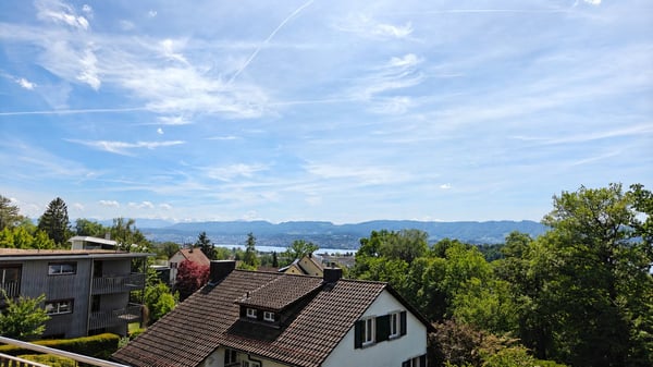 Befristet auf 3 Jahre - Exklusive Maisonette-Wohnung mit traumhafter Seesicht in Zürich-Witikon 2