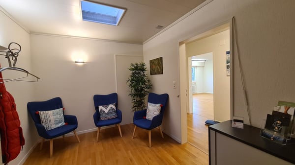 Moderner Praxisraum in zentraler Lage von Rüti ZH Raum Nr. 1