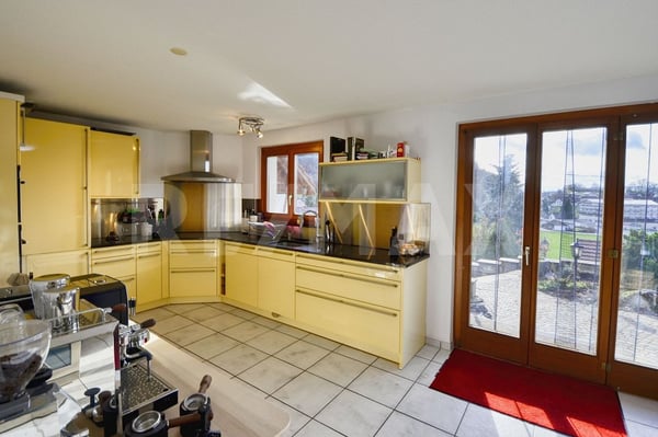 Grosszügiges Einfamilienhaus in ruhiger Hanglage  ideal für Familien, die Wohnqualität suchen 9