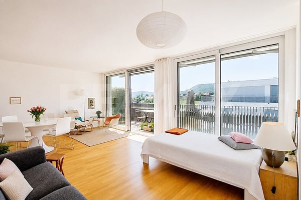 Moderne 2.5-Zimmer-Attika-Wohnung mit grosser Sonnenterrasse und Weitsicht 5