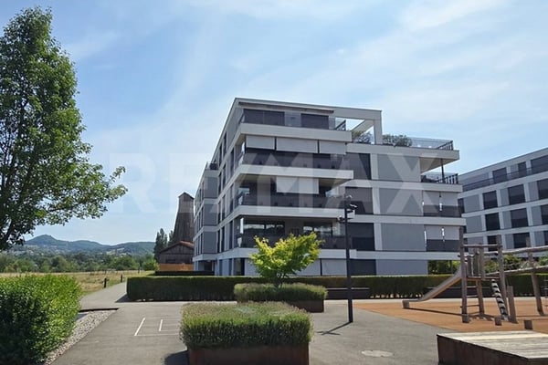 Moderne 2.5-Zimmer-Attika-Wohnung mit grosser Sonnenterrasse und Weitsicht 11