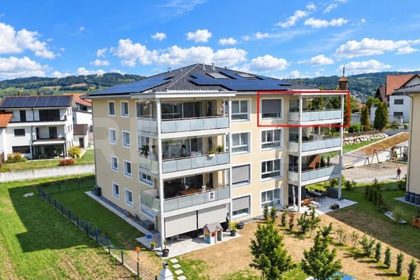 Wohnen mit Weitblick  grosszügige 3.5-Zimmer-Wohnung mit Ausbaupotenzial 2