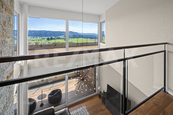 Wohnen mit Horizont exklusive Maisonette-Attika in Kaltbach 11