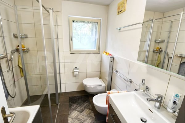 Charmantes Einfamilienhaus mit viel Umschwung an Toplage! 2