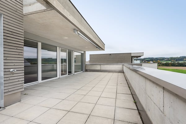 Attika mit Terrasse und Säntisblick – bezahlbar wohnen mit Stil 2