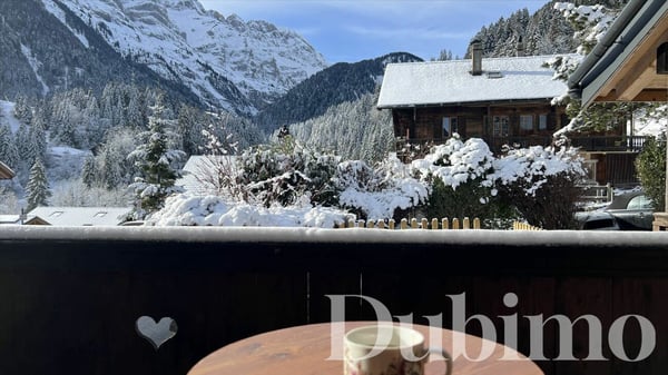 CHALET EMBLEMATIQUE D'EXCEPTION FACE AUX DENTS DU MIDI À CHAMPÉRY 11