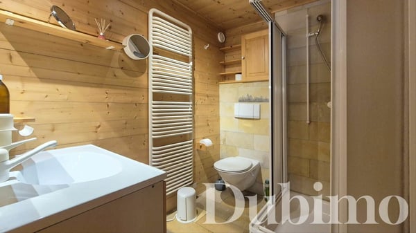 CHALET EMBLEMATIQUE D'EXCEPTION FACE AUX DENTS DU MIDI À CHAMPÉRY 4