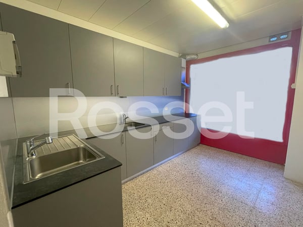 Opportunité à saisir - Local commercial idéalement situé ! 9