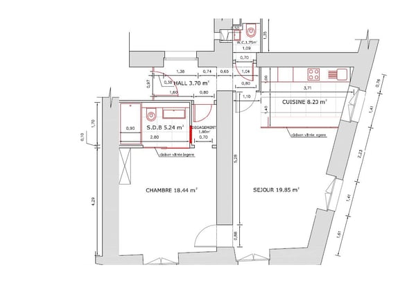Appartement de 1 pièces d'environ 12m2 idéalement situé dans un immeuble de standing, au coeur du centre-ville de Genève, proche des Rues Basses et de toutes commodités. 1