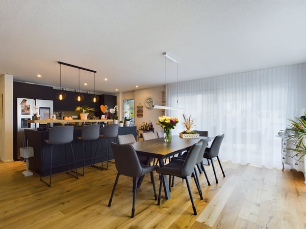 5½-Zimmer-Attikawohnung mit 152 m² Terrasse, direktem Liftzugang und Whirlpool 3