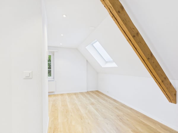 CHARMANTE 2.5-ZIMMER-DACHWOHNUNG MIT LOFTCHARAKTER 9