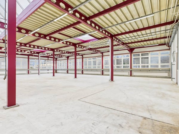 Produktions- und Gewerbefläche mit Büroanteil in Industriezone I 3
