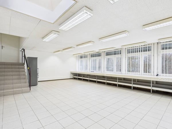 Produktions- und Gewerbefläche mit Büroanteil in Industriezone I 7