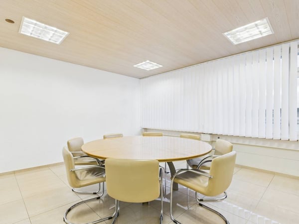 Produktions- und Gewerbefläche mit Büroanteil in Industriezone I 12