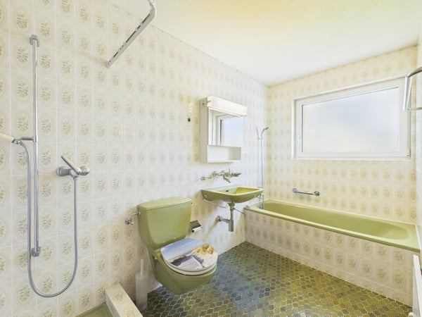 Exklusives 7.5-Zimmer-Einfamilienhaus mit Pool, Wintergarten und viel Privatsphäre in Arch BE 11