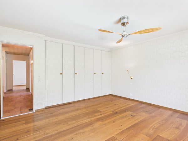 Exklusives 7.5-Zimmer-Einfamilienhaus mit Pool, Wintergarten und viel Privatsphäre in Arch BE 6
