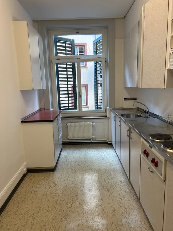 Mitten in St. Gallen - charmante 4 Zimmer-Wohnung zu vermieten 2