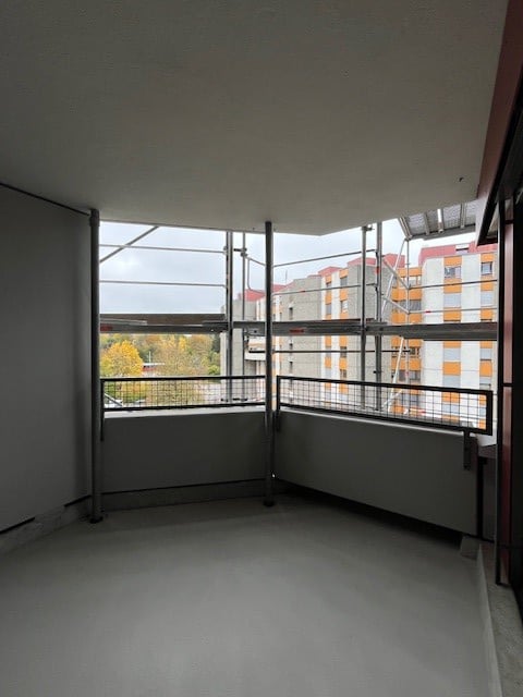 kürzlich sanierte 1.5-Zimmerwohnung mit toller Aussicht zu vermieten! 3
