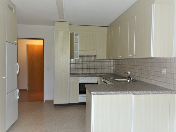 Grosszügige Wohnung mit sonnigem Sitzplatz 3