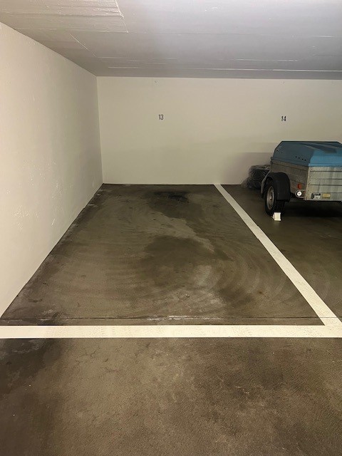 Einstellplatz ideal für Ihr kleines Fahrzeug! 2