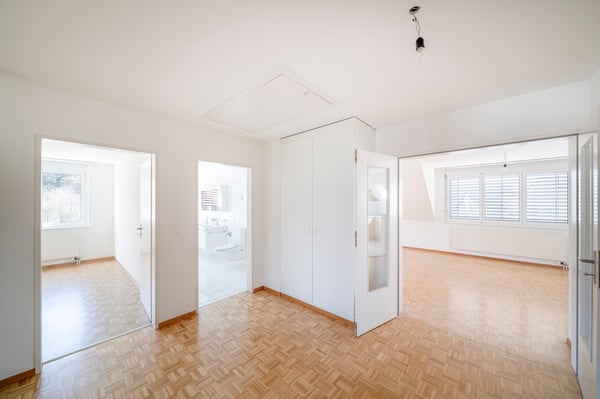 Grosszügige, helle 3.5 Zimmerwohnung mit Balkon! 10