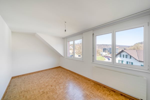 Grosszügige, helle 3.5 Zimmerwohnung mit Balkon! 5