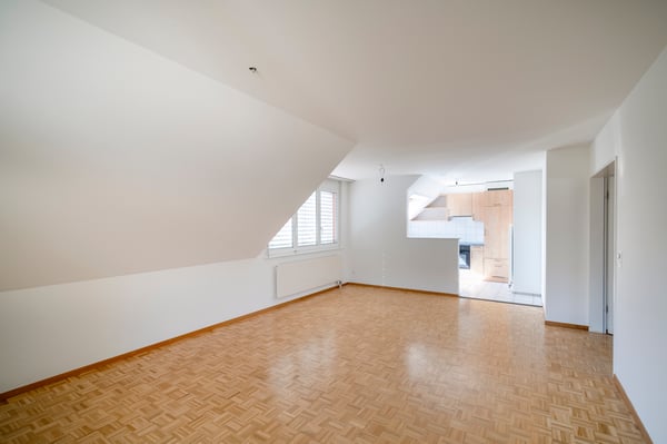 Grosszügige, helle 3.5 Zimmerwohnung mit Balkon! 4