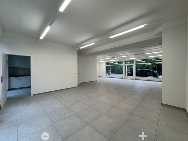 Renoviertes Geschäftslokal zu vermieten 5