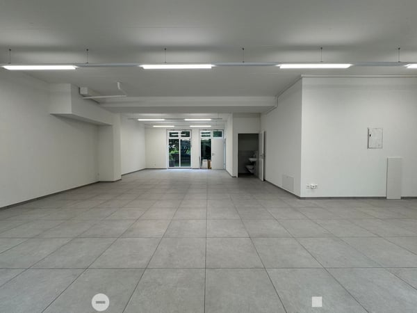Renoviertes Geschäftslokal zu vermieten 4