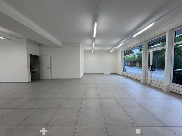 Renoviertes Geschäftslokal zu vermieten 2