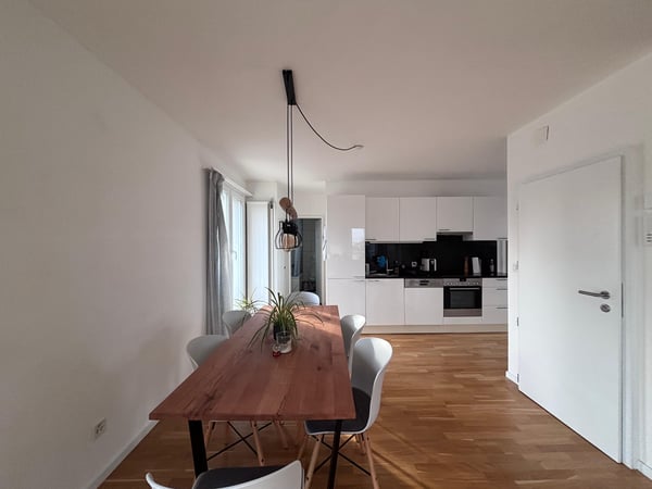 Helle 2.5-Zimmer-Attikawohnung zu vermieten 4