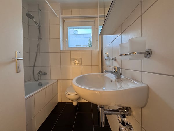 Helle 3,5-Zimmerwohnung - Bielstrasse 82, 2560 Nidau 9