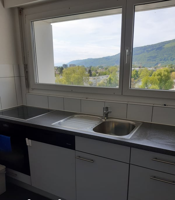 Helle 4-Zimmer-Wohnung mit schöner Aussicht in Nidau 4