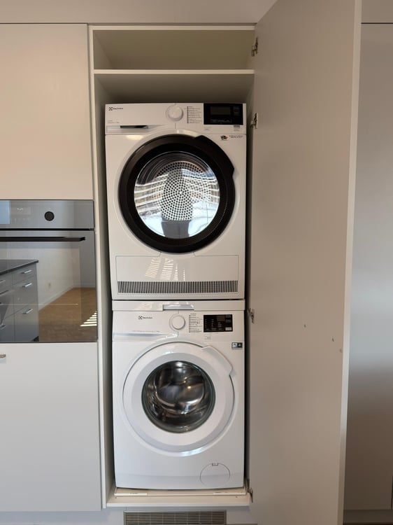 Moderne 4.5-Zimmer-Wohnung / Superbe 4,5 pièces moderne 8