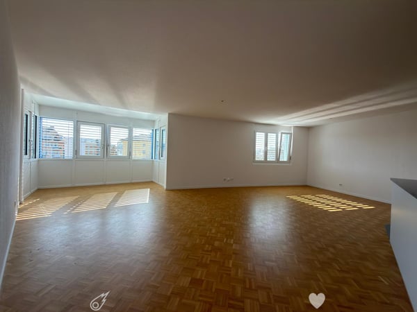 Moderne 4.5-Zimmer-Wohnung / Superbe 4,5 pièces moderne 4