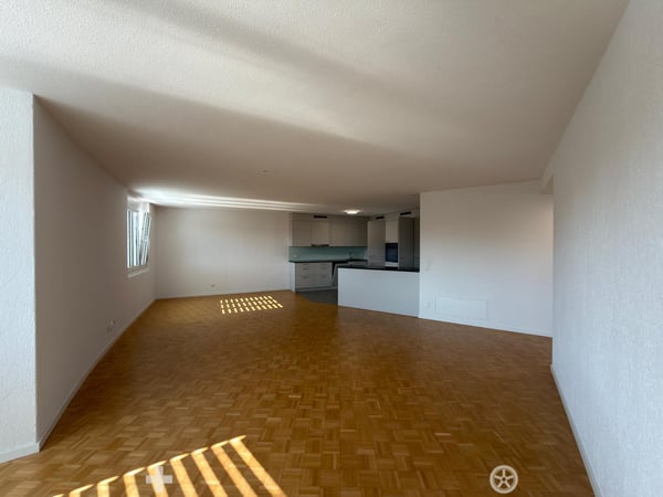 Moderne 4.5-Zimmer-Wohnung / Superbe 4,5 pièces moderne 5