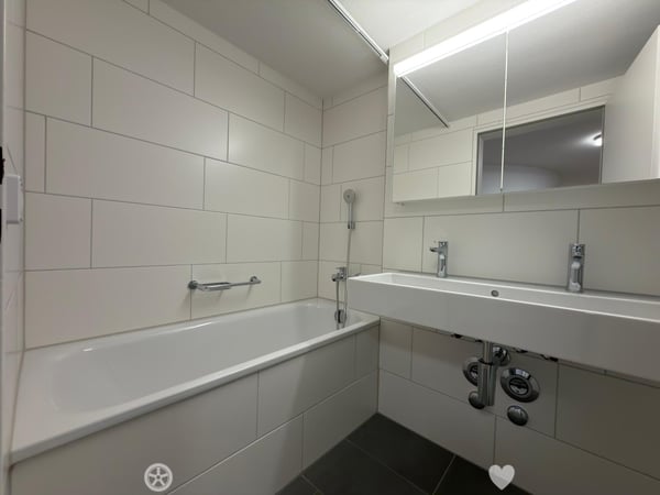 Moderne 4.5-Zimmer-Wohnung / Superbe 4,5 pièces moderne 6