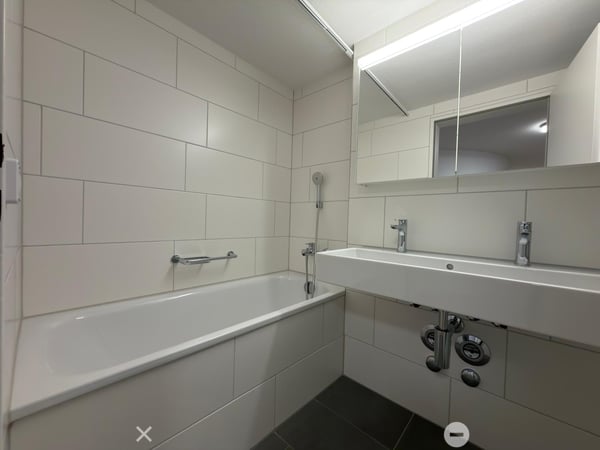 Moderne 4.5-Zimmer-Wohnung / Superbe 4,5 pièces moderne 6