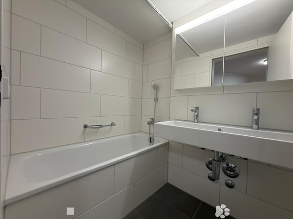 Moderne 4.5-Zimmer-Wohnung / Superbe 4,5 pièces moderne 6