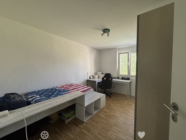 Helle, renovierte 4.5-Zimmer-Wohnung im 1. Obergeschoss 6