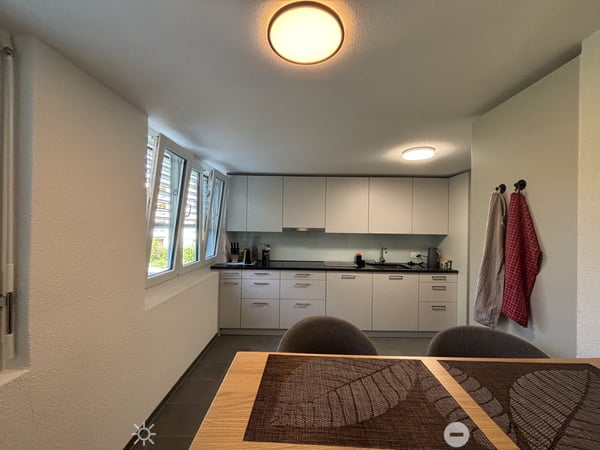 Helle, renovierte 4.5-Zimmer-Wohnung im 1. Obergeschoss 3