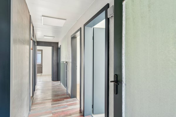 Superbe Maison Familiale au Coeur d'un Village Verdoyant 9