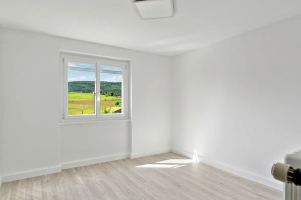 Superbe Maison Familiale au Coeur d'un Village Verdoyant 8