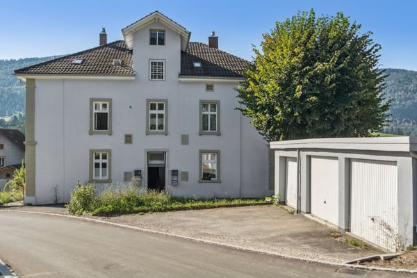 Superbe opportunité. Un bel immeuble résidentiel à vendre à Corgémont. 10