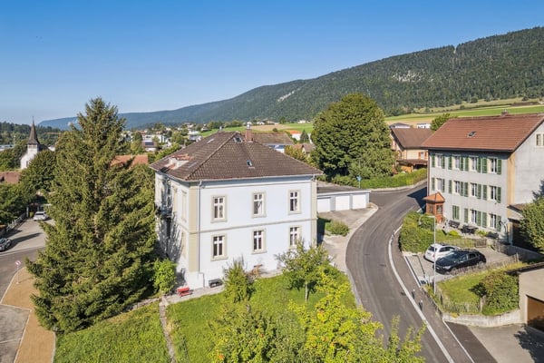 Superbe opportunité. Un bel immeuble résidentiel à vendre à Corgémont. 6