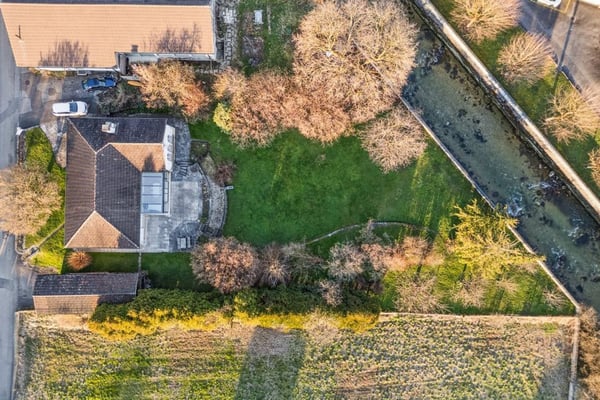 Opportunité Rare : Domaine au Bord de l'Eau & Potentiel de Développeme 6